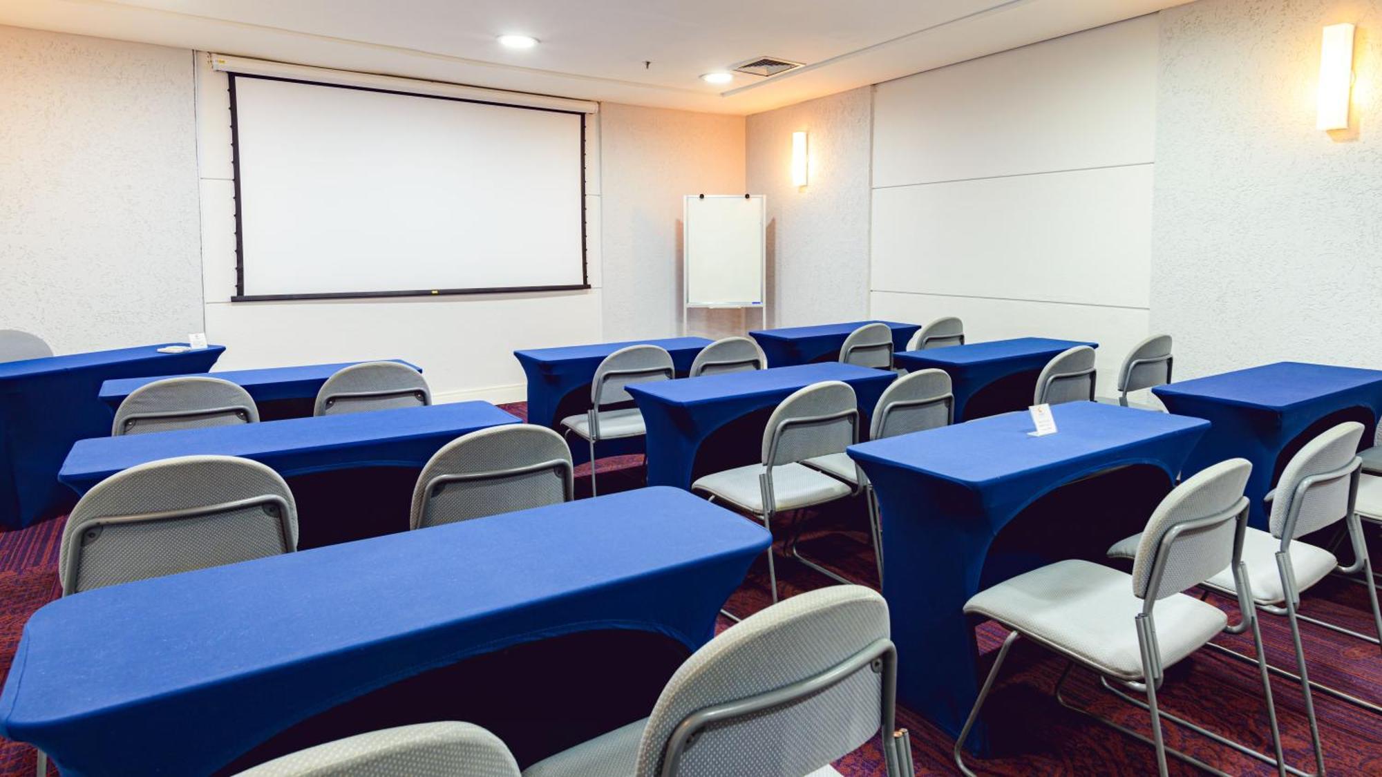Radisson Alphaville Barueri Extérieur photo A typical classroom
