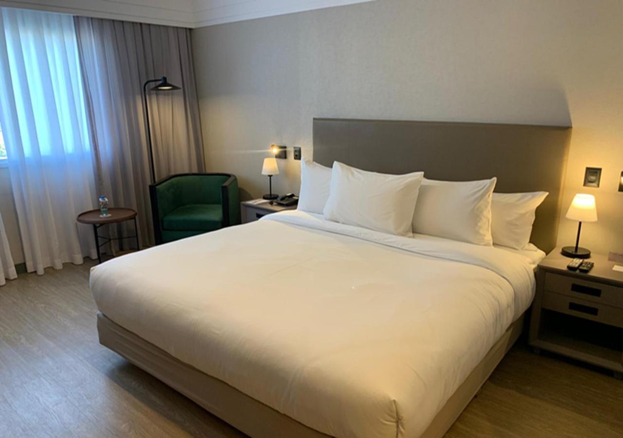 Radisson Alphaville Barueri Extérieur photo A room at the hotel