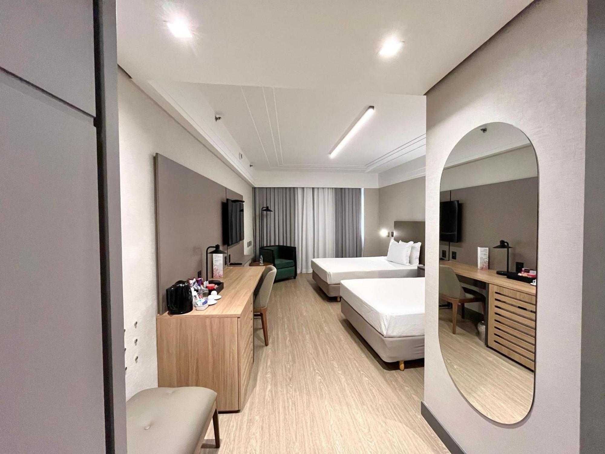 Radisson Alphaville Barueri Extérieur photo A room at the hotel