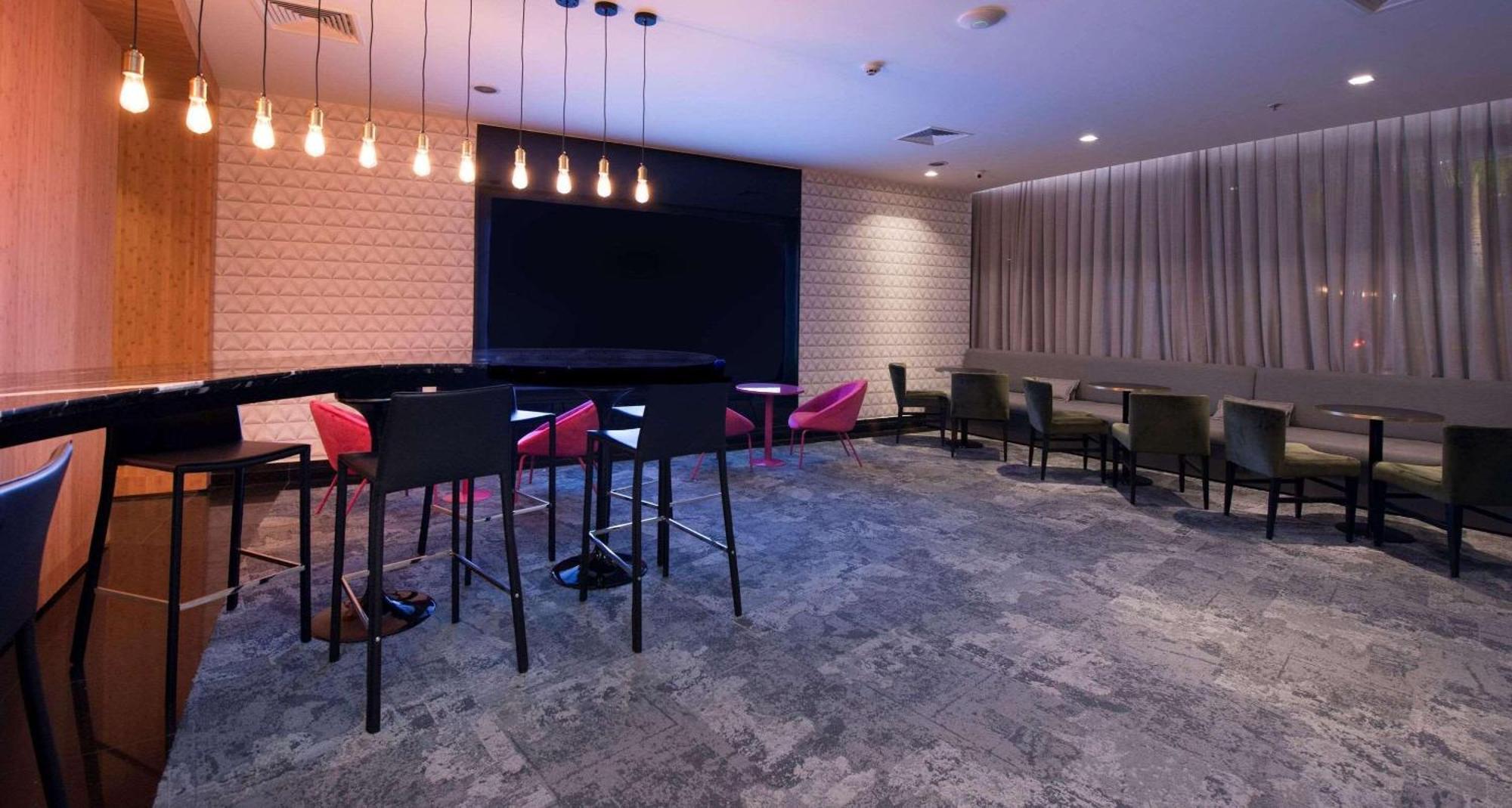 Radisson Alphaville Barueri Extérieur photo The lounge at the airport