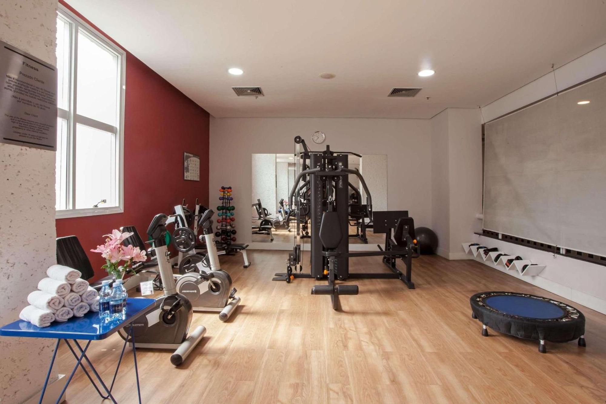 Radisson Alphaville Barueri Extérieur photo A private gym